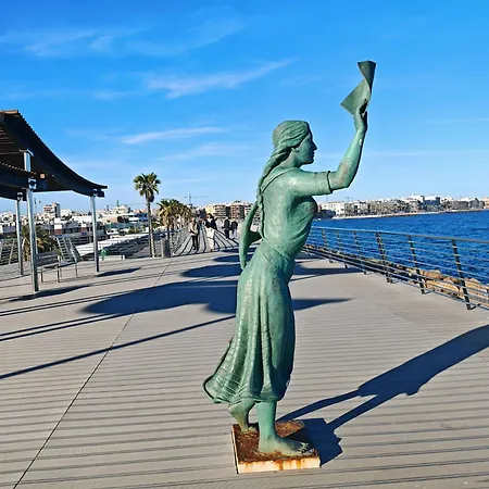 Apartment Emerald Torrevieja, 100m From La Cura